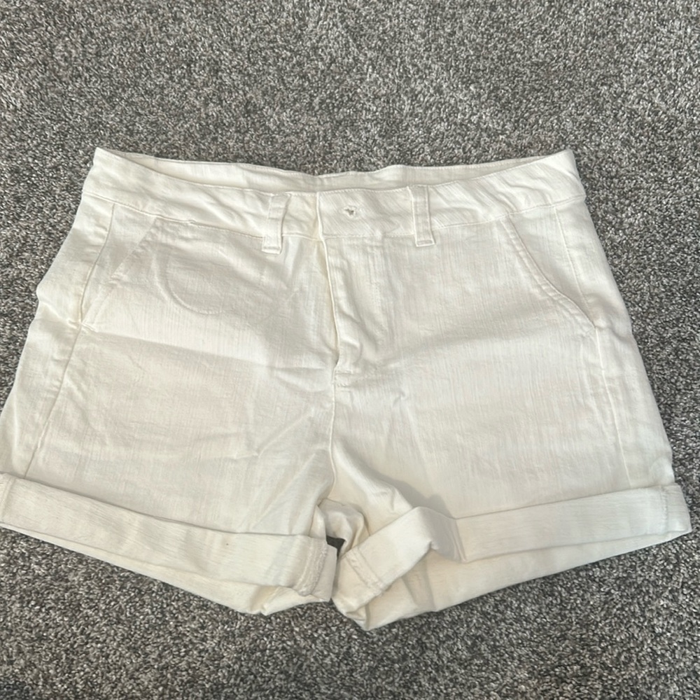Umgee white shorts